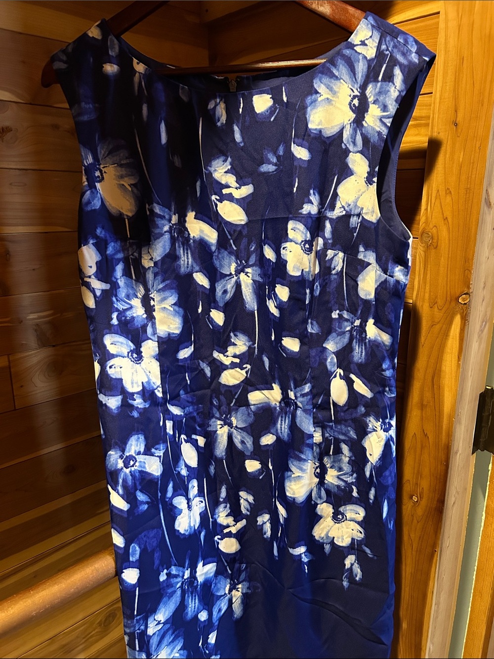 Anne Klein Navy Blue and White Floral Sheath Dress